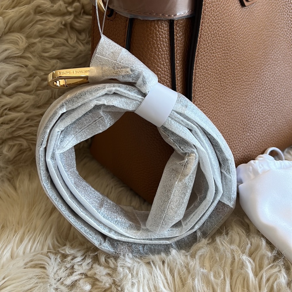 NWT Michael Kors Mercer Brown Pebbled Leather Satchel / Tote - Picture 4 of 11
